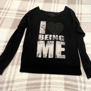 Long sleeve graphic top. Lightweight. Size Small. EUC